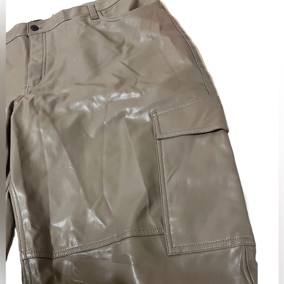 Abercrombie & Fitch 90s Relaxed High Rise Curve Love Cargo Pants Size 36/22L - Picture 3 of 10